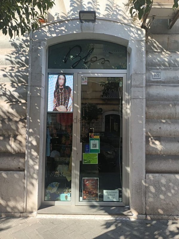 locale commerciale in affitto a Trani