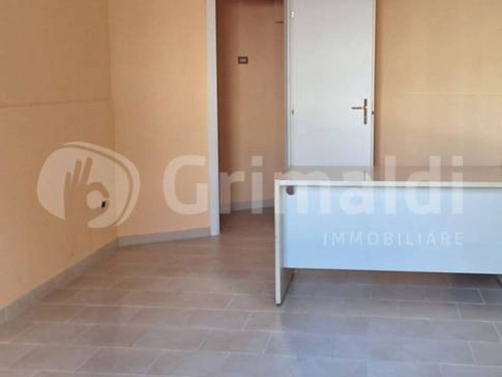 negozio in affitto a Trani in zona Borgo Ottocentesco