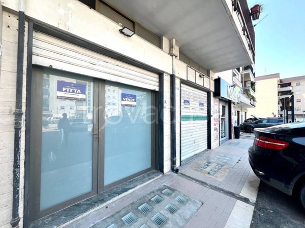 negozio in affitto a Trani