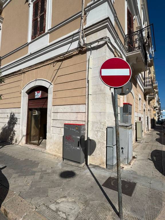 negozio in affitto a Trani in zona Borgo Ottocentesco