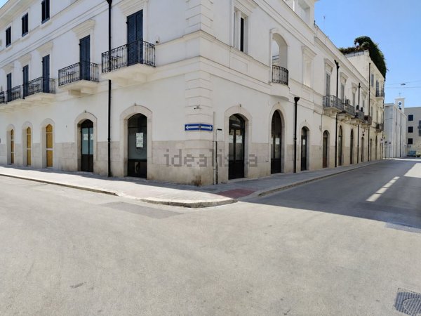 locale commerciale in affitto a Trani in zona Borgo Ottocentesco