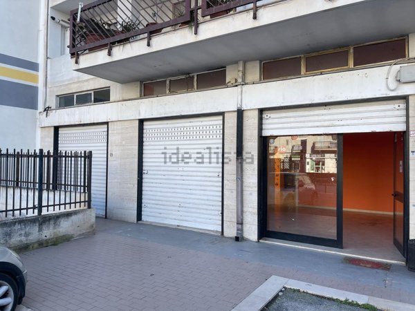 locale commerciale in affitto a Trani