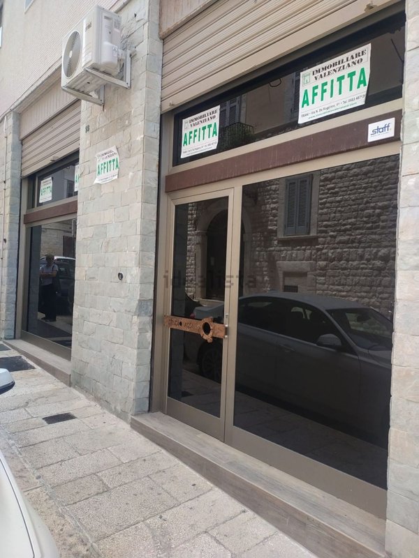 locale commerciale in affitto a Trani in zona Borgo Ottocentesco