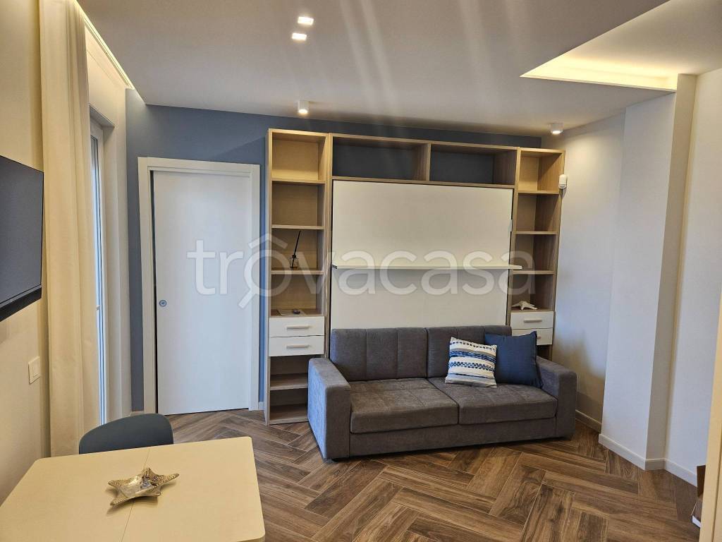 appartamento in affitto a Trani in zona Borgo Ottocentesco