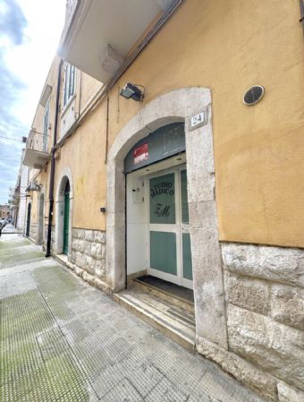 ufficio in affitto a Trani in zona Borgo Ottocentesco