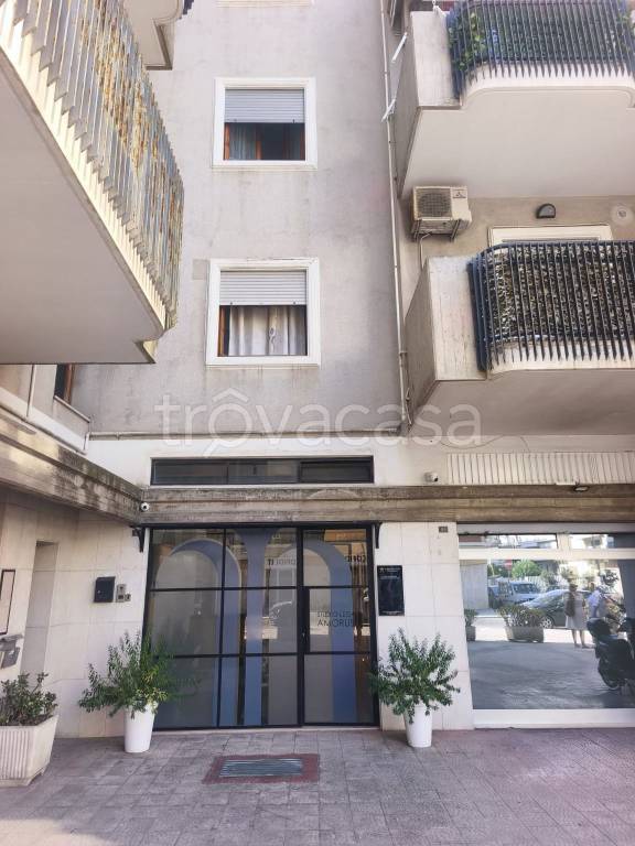 ufficio in affitto a Trani in zona Borgo Ottocentesco