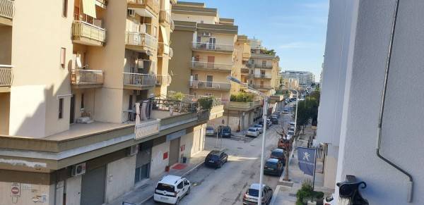 box auto in affitto a Trani in zona Borgo Ottocentesco