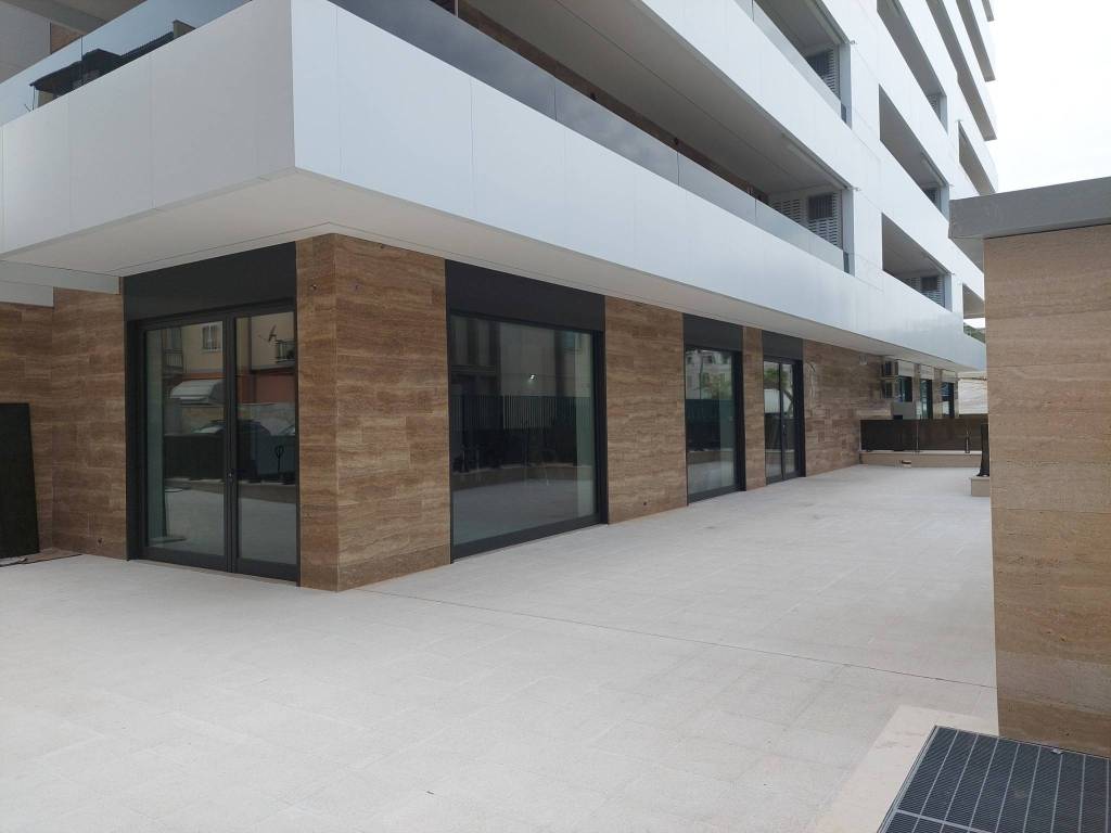 locale commerciale in affitto a Trani