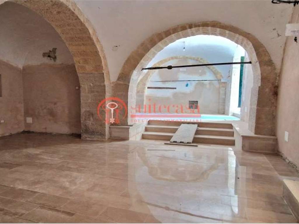 locale commerciale in affitto a Trani in zona Borgo Ottocentesco