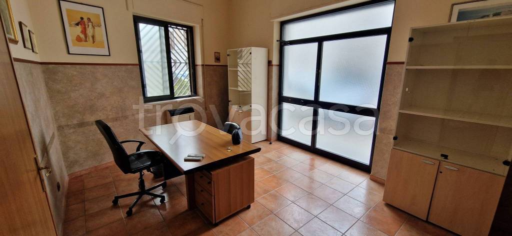 ufficio in affitto a Trani in zona Borgo Ottocentesco