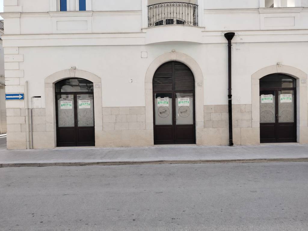 locale commerciale in affitto a Trani in zona Borgo Ottocentesco
