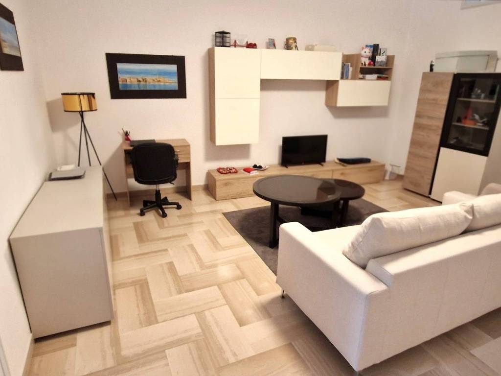 appartamento in affitto a Trani in zona Borgo Ottocentesco