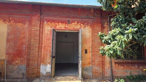 locale di sgombero in affitto a San Basilio