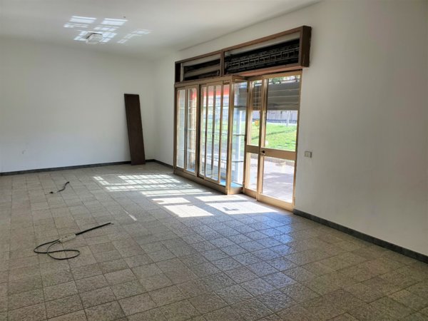 locale commerciale in affitto a Villasor