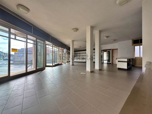 locale commerciale in affitto a Villasor