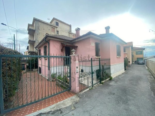 casa indipendente in affitto a Bordighera