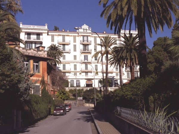 locale commerciale in affitto a Bordighera