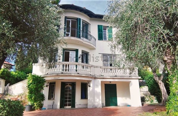 casa indipendente in affitto a Bordighera