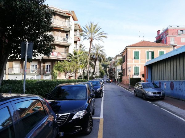 negozio in affitto a Bordighera