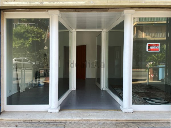 negozio in affitto a Bordighera