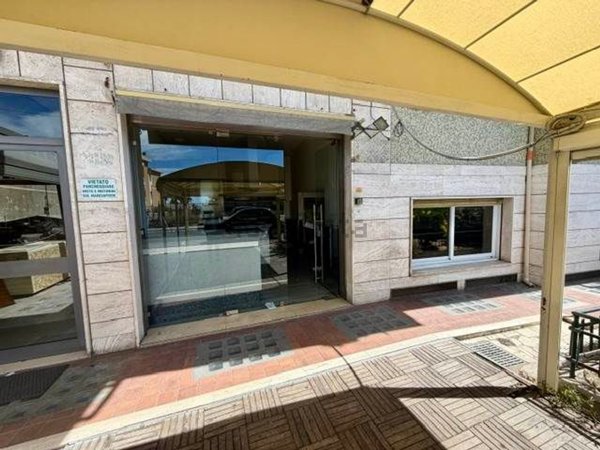 negozio in affitto a Bordighera