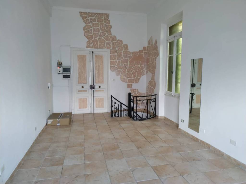 negozio in affitto a Bordighera