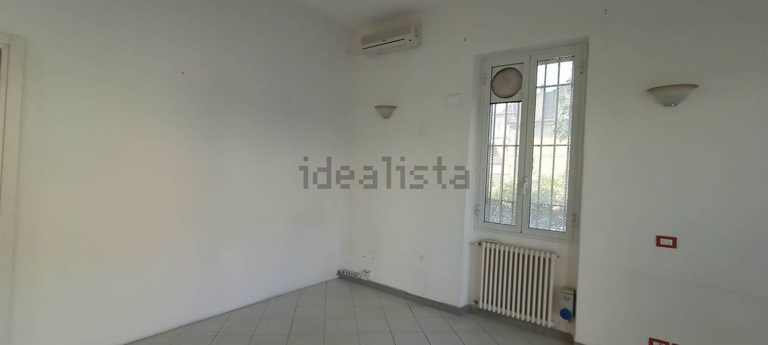 locale commerciale in affitto a Camporosso