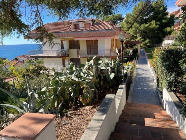 appartamento in affitto a Costarainera