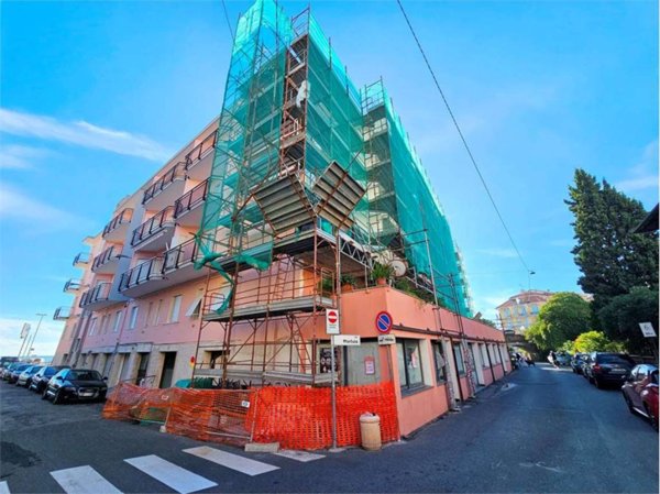 negozio in affitto a Diano Marina