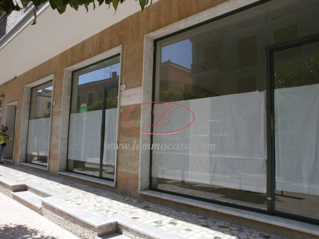 negozio in affitto a Diano Marina