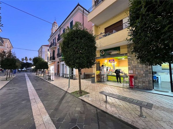 negozio in affitto a Diano Marina