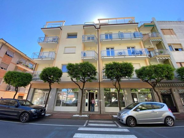 negozio in affitto a Diano Marina