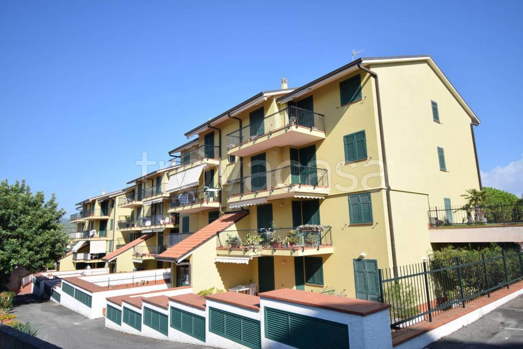 appartamento in affitto a Diano Marina in zona Calderina