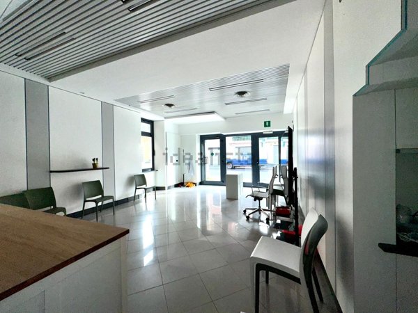 negozio in affitto ad Imperia in zona Oneglia