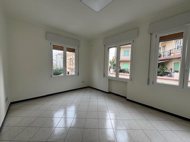 appartamento in affitto ad Imperia in zona Oneglia
