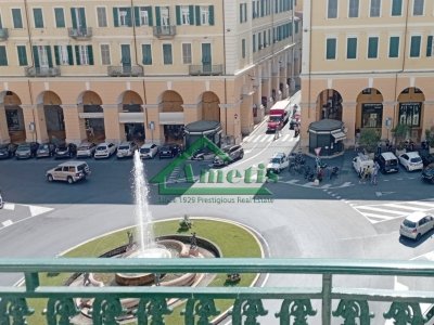 ufficio in affitto ad Imperia in zona Oneglia