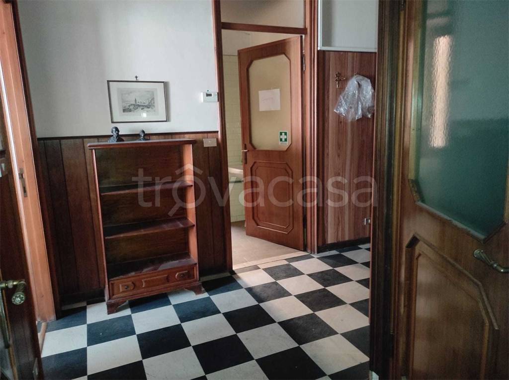 ufficio in affitto ad Imperia in zona Oneglia