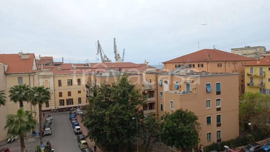 appartamento in affitto ad Imperia in zona Oneglia
