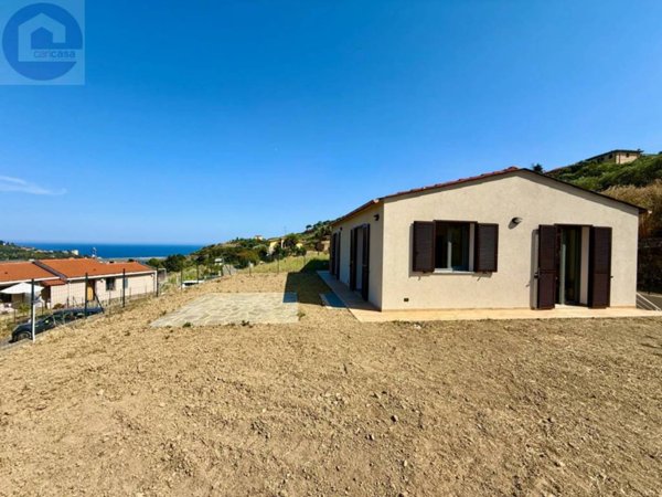 casa indipendente in affitto ad Imperia in zona Poggi