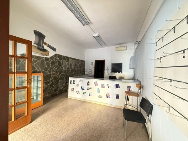 locale commerciale in affitto ad Imperia in zona Oneglia