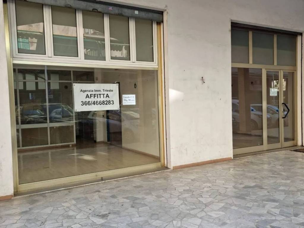 negozio in affitto ad Imperia in zona Porto Maurizio