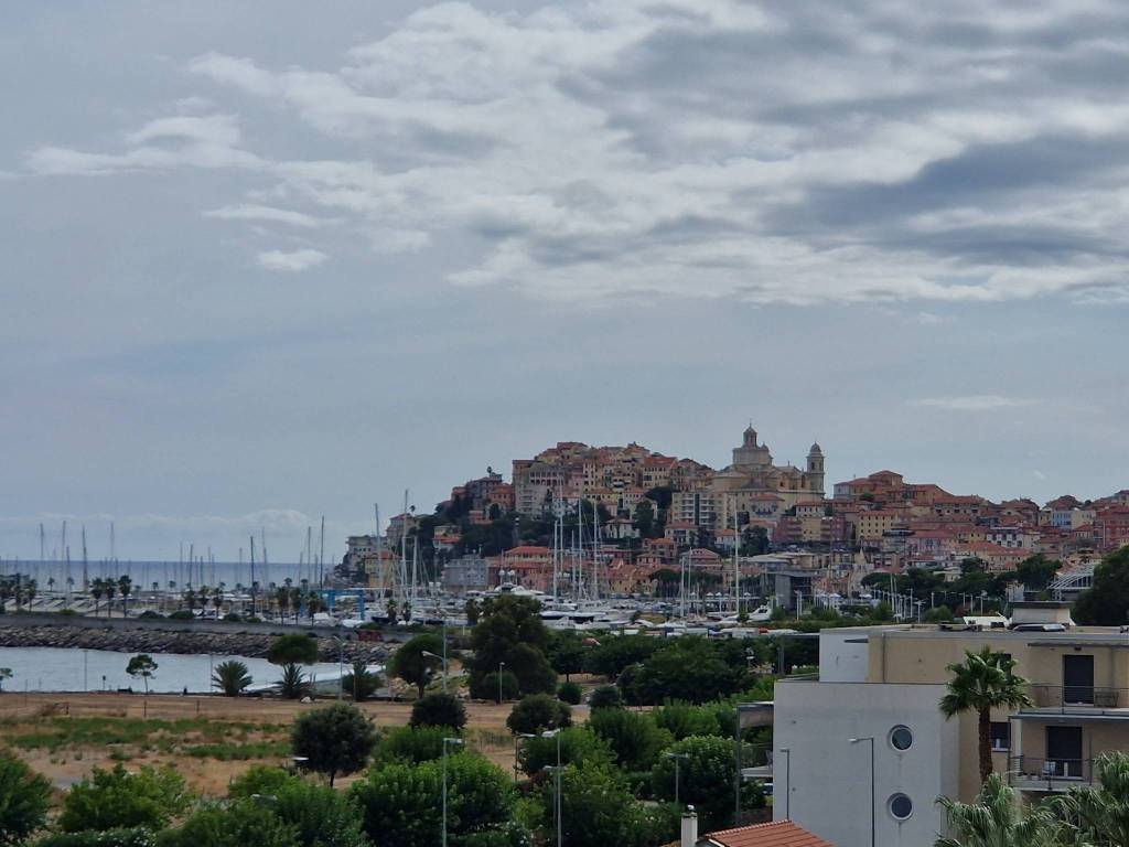 appartamento in affitto ad Imperia in zona Porto Maurizio