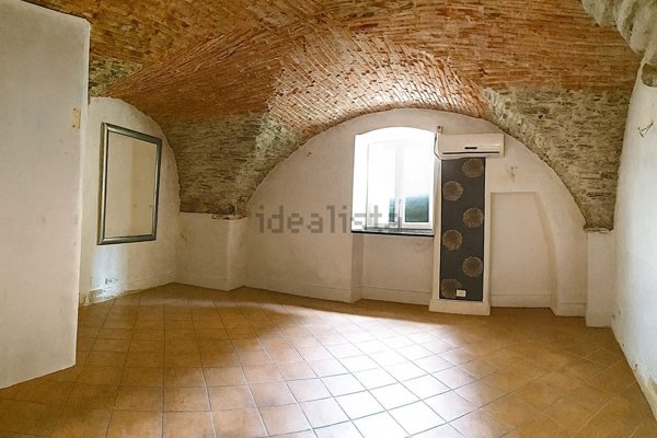 ufficio in affitto ad Imperia in zona Oneglia