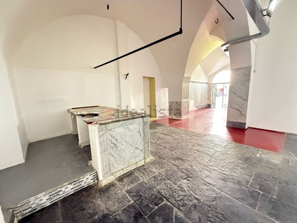 negozio in affitto ad Imperia in zona Oneglia