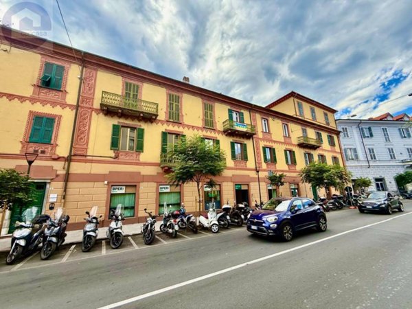 ufficio in affitto ad Imperia in zona Porto Maurizio