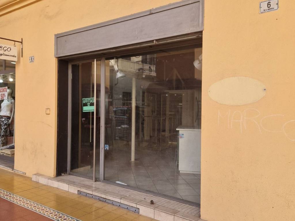 negozio in affitto ad Imperia in zona Oneglia