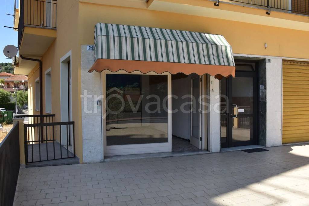 negozio in affitto ad Imperia in zona Porto Maurizio