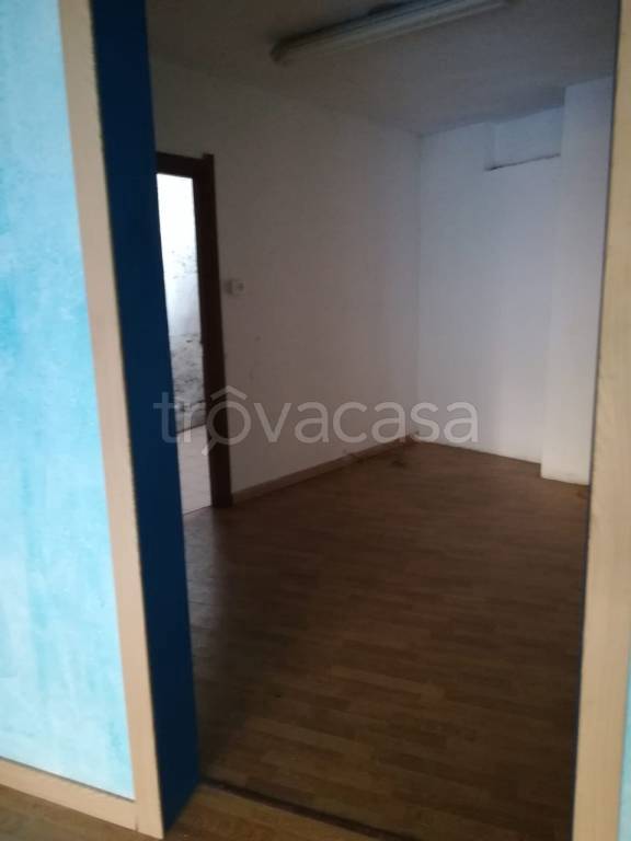 negozio in affitto ad Imperia in zona Oneglia