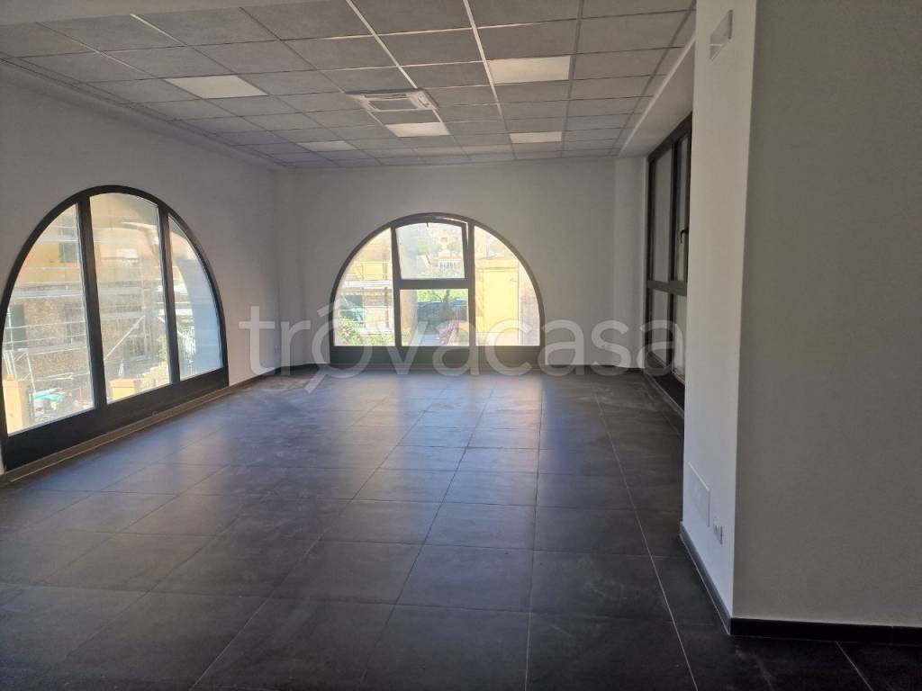 negozio in affitto ad Imperia in zona Oneglia