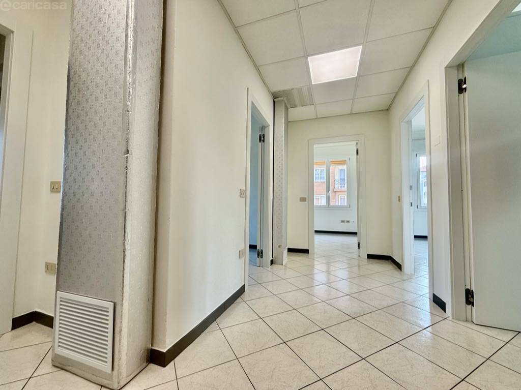 ufficio in affitto ad Imperia in zona Porto Maurizio